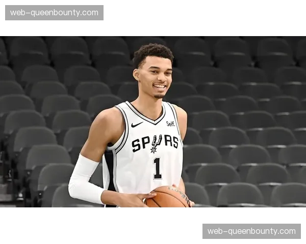 文班亚马内线防守进化 护框能力与协防意识提升