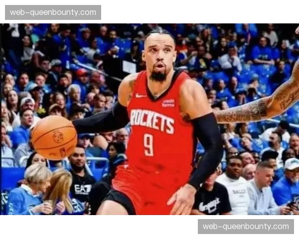 太阳布克独木难支 狄龙缺阵导致防守体系崩溃 太阳布克独木难支 狄龙缺阵导致防守体系崩溃