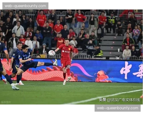武汉三镇客场负于重庆铜梁龙 卡迪斯头球破门难救主